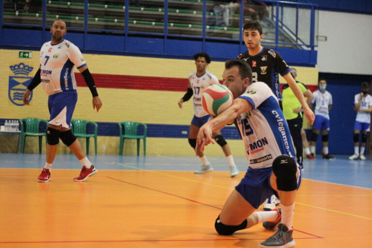 VOLEIBOL | Carlos Baos no fue suficiente ante el líder