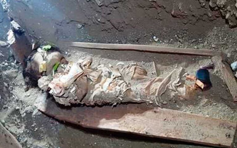 Hallan varios cadáveres en las obras de la Iglesia de San Salvador