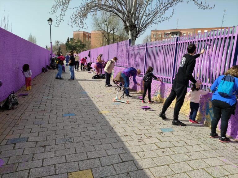 San Nicasio decora sus calles con un mural feminista