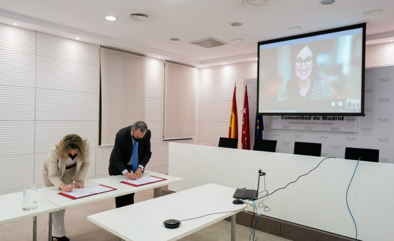 Los centros educativos madrileños podrán usar Office 365