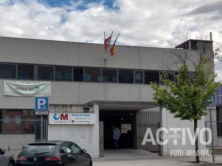 Ayuso sancionará las pancartas o folletos en los centros de salud