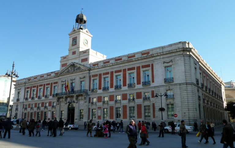 Madrid reduce su deuda y tiene la más baja de todas las CCAA