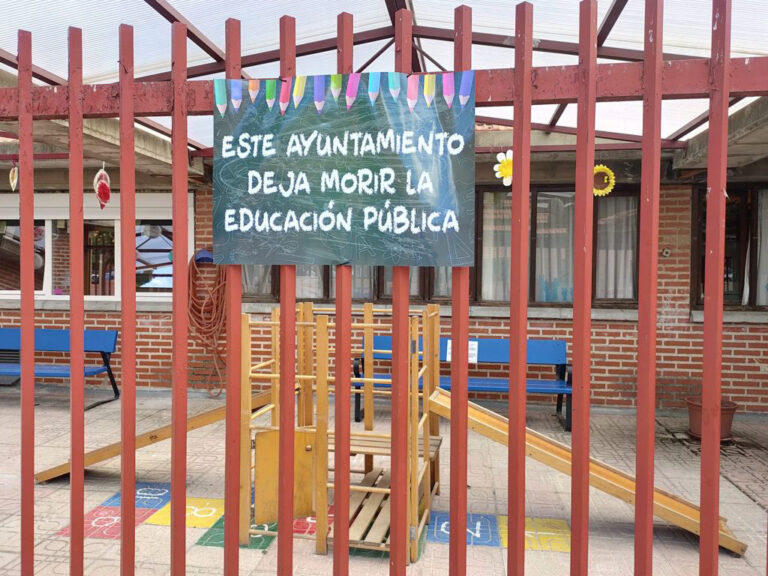 Cierre de dos aulas en la EI El Rincón de Leganés por falta de personal
