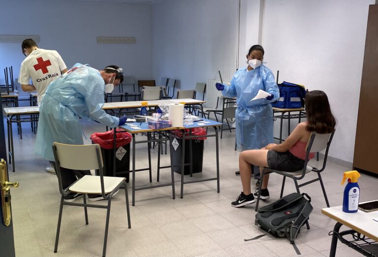 La Comunidad de Madrid realizará test de antígenos a los participantes en los campamentos de verano