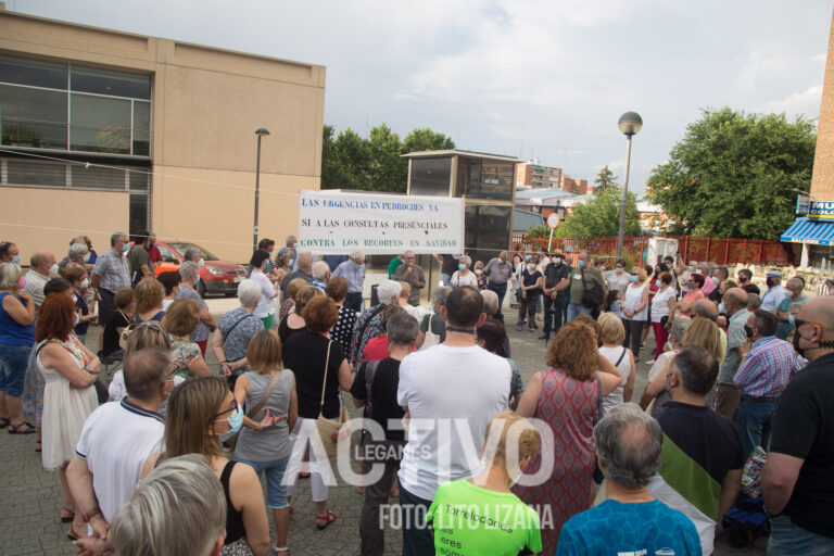 Masiva concentración en apoyo a la atención primaria en Leganés