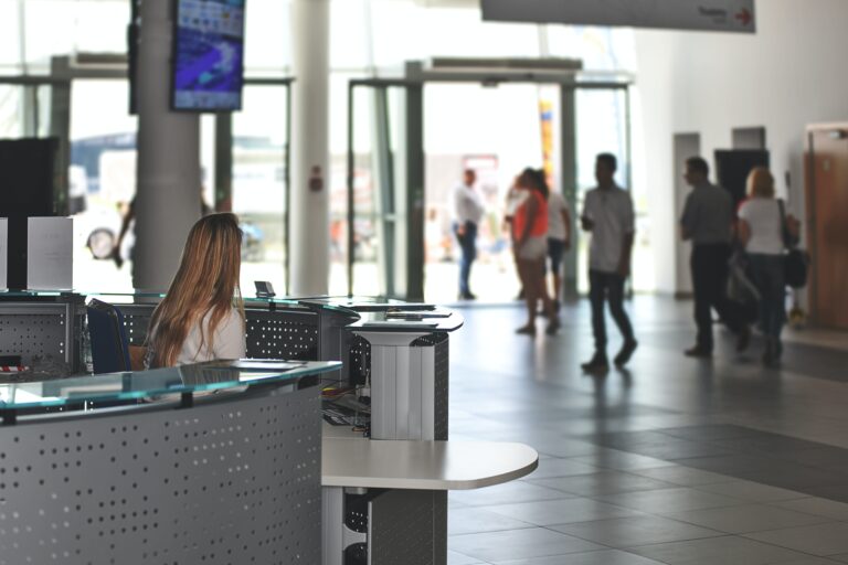 La Comunidad de Madrid recomienda cómo actuar ante la cancelación de viajes por el COVID-19