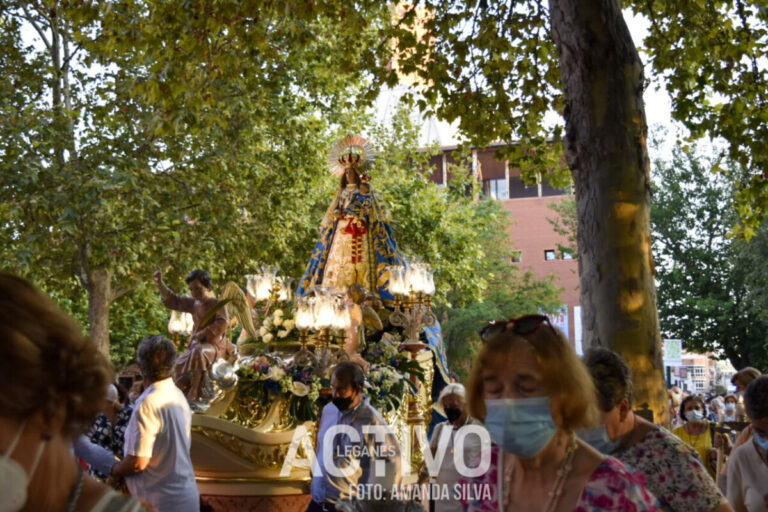 Galería | La Virgen de Butarque regresa a la Ermita entre mascarillas