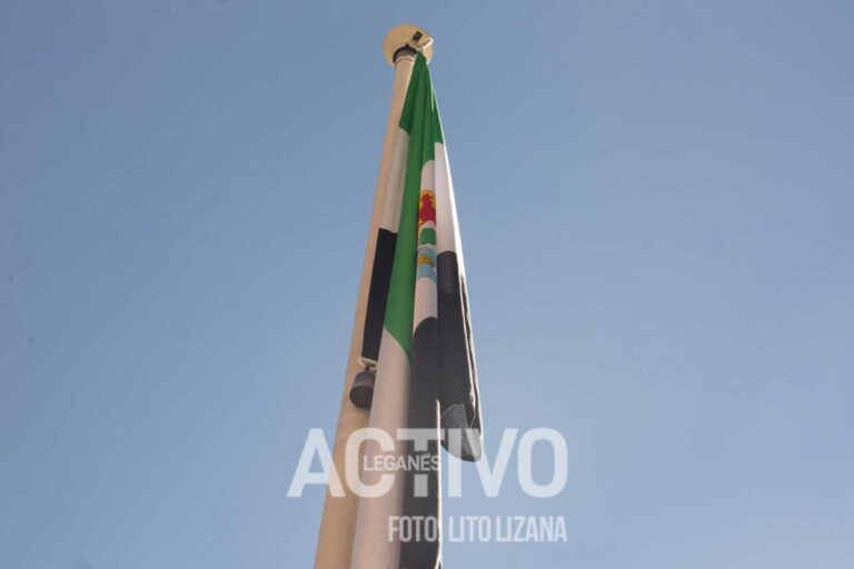 Leganés iza la bandera de Extremadura en el Día de la región