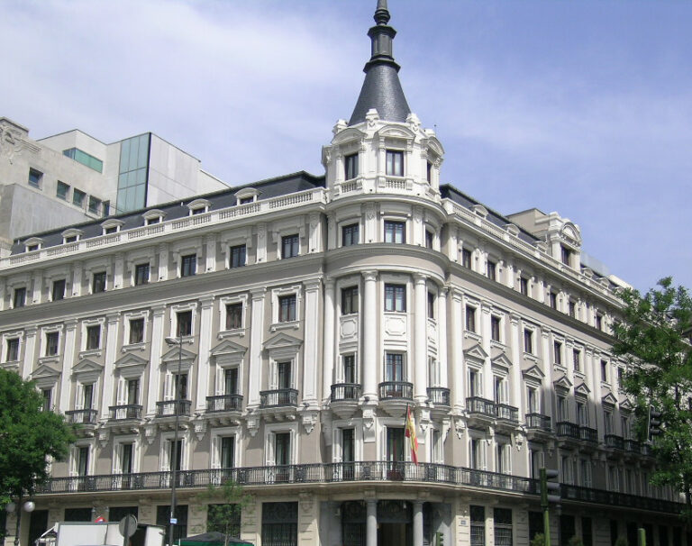 La CNMC analiza la labor de los municipios en la competencia