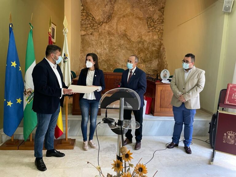 Monturque recibe a la Casa de Andalucía de Leganés en reconocimiento a la labor