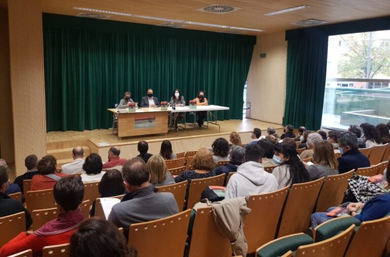 ‘Maratón de Fotografía Matemática’, el libro editado por el Ayuntamiento de Leganés con trabajos de 14 institutos