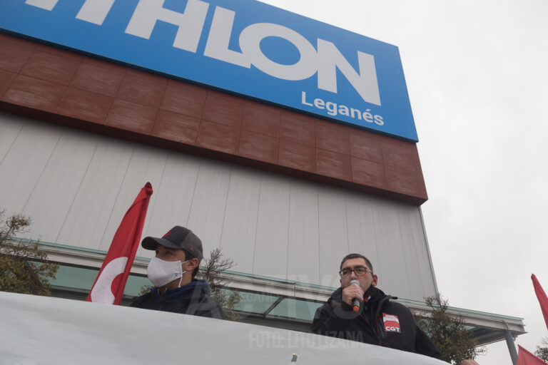 CGT llama al boicot a Decathlon ante el despido de un delegado sindical