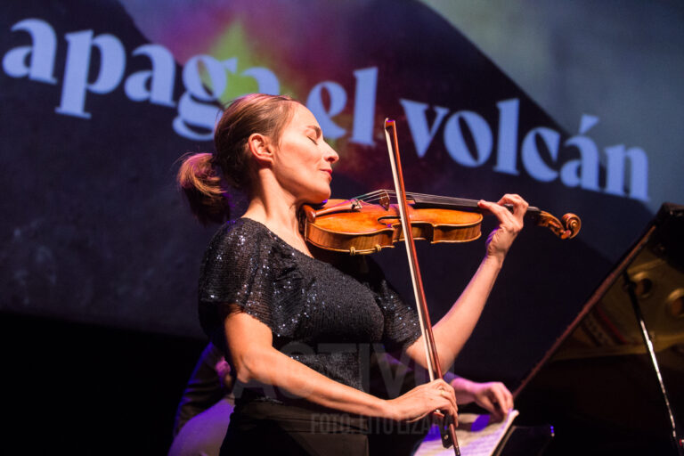 Galería | Así se vivió el emotivo concierto en solidaridad con La Palma