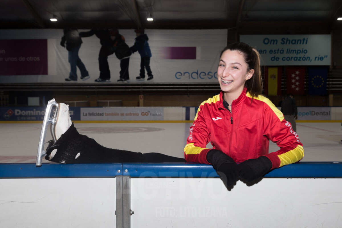 Nuria Rodríguez patinaje sobre hielo