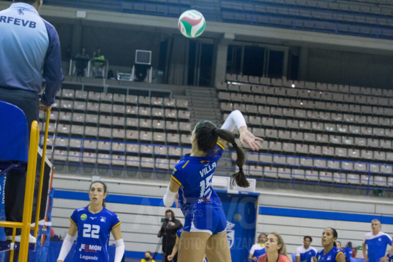 El Voleibol Leganés no puede remontar ante el Barcelona