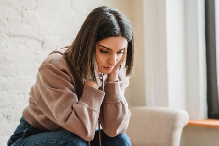 pexels-liza-summer-6382660 estres agobio salud mental