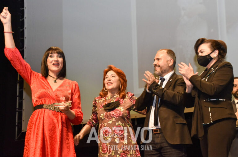 ULEG premia la independencia de grandes personalidades nacionales y locales