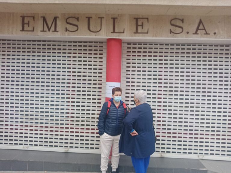 EMSULE vuelve a los «trapicheos» para desahuciar a sus inquilinos