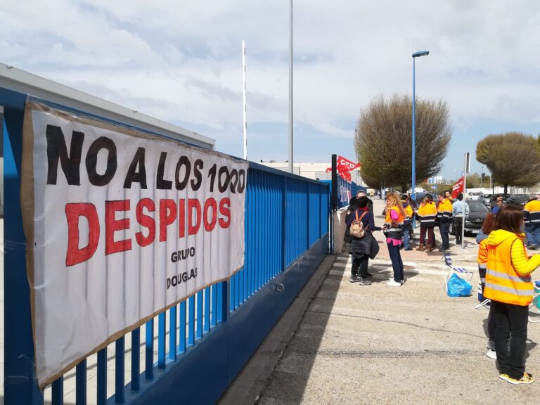 Los trabajadores de Douglas, en pie de huelga, enfrentan un ERE salvaje