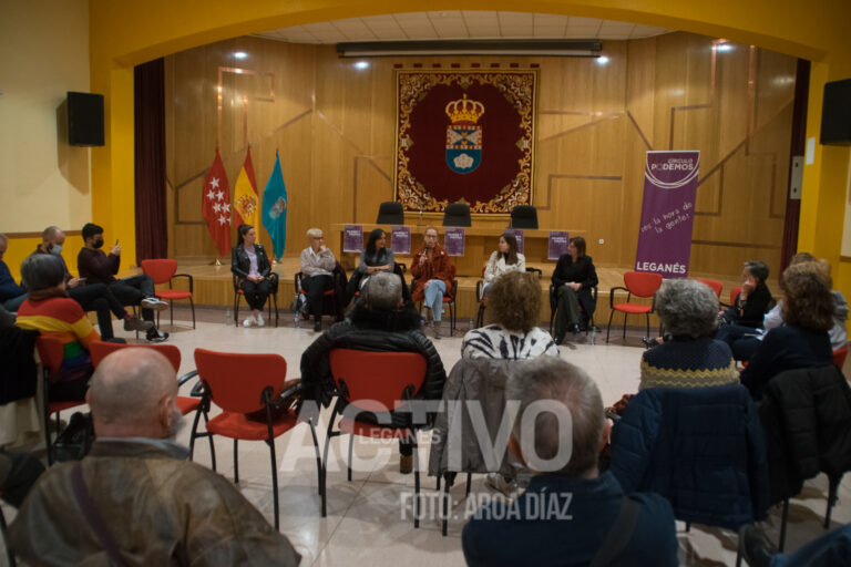Podemos analiza la conciliación de las mujeres en la política