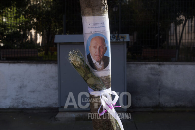 Homenaje a los fallecidos por COVID en las residencias: «Sois nuestro empuje»