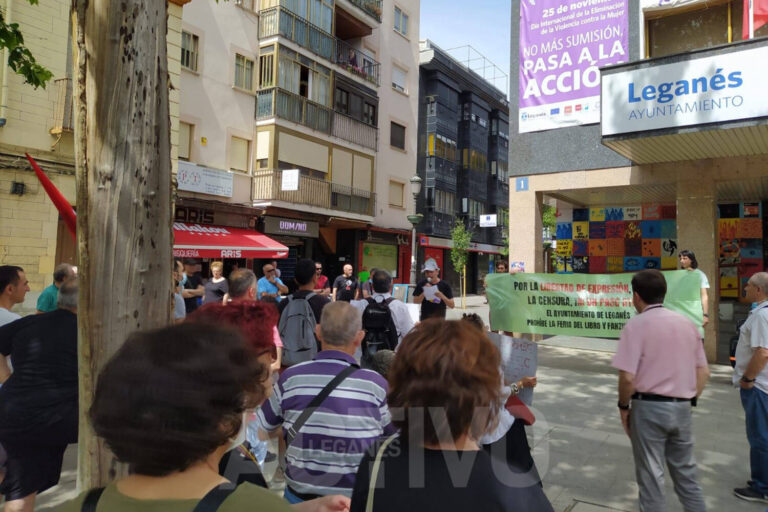 Protestas contra la cancelación de la Feria del Libro crítico en Leganés