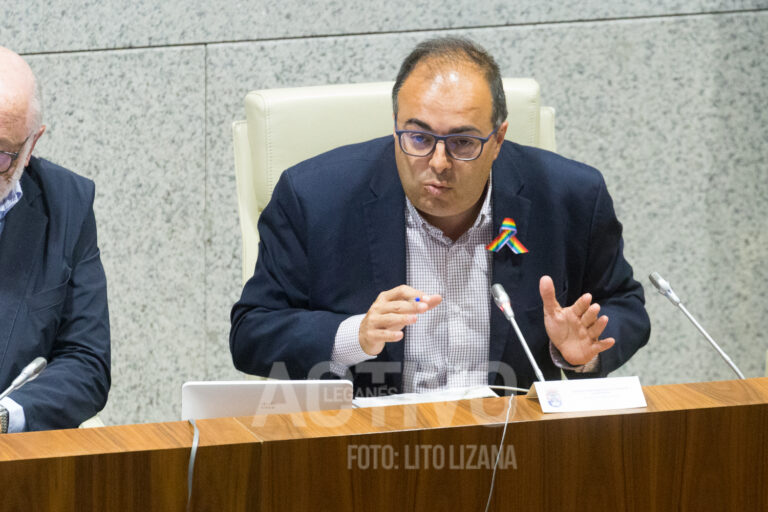 La oposición fuerza a Llorente a disculparse tras la condena del Supremo