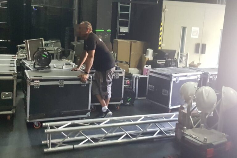 Técnicos de teatros en huelga estudian demandar al Ayuntamiento de Leganés
