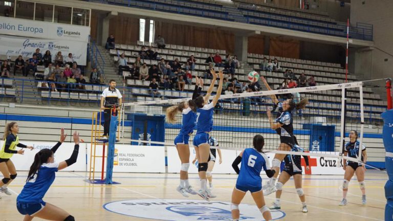 Voleibol Leganés SLF2 remonta en casa ante un gran Zalaeta
