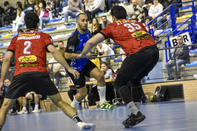 El Balonmano Leganés planta cara al Gijón cediendo por la mínima