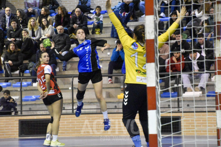 Sangre, sudor y victoria para las de Balonmano Leganés