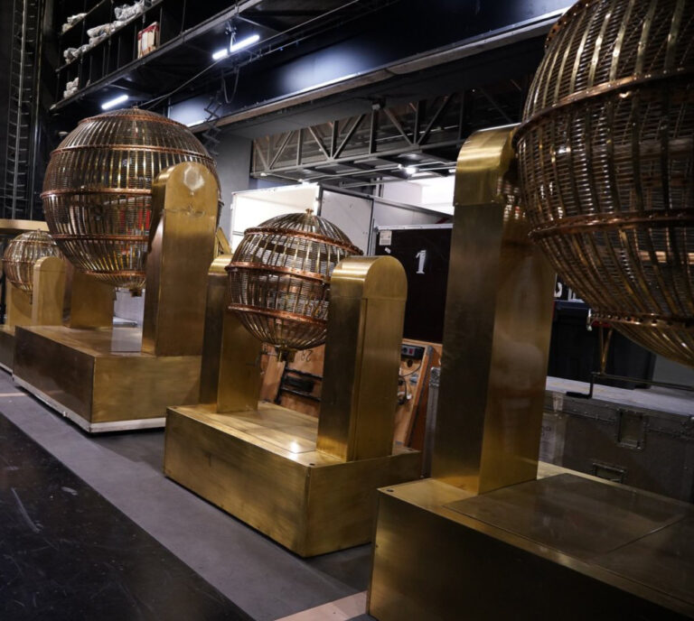Los bombos del Sorteo Extraordinario de Navidad ya están en el Teatro Real
