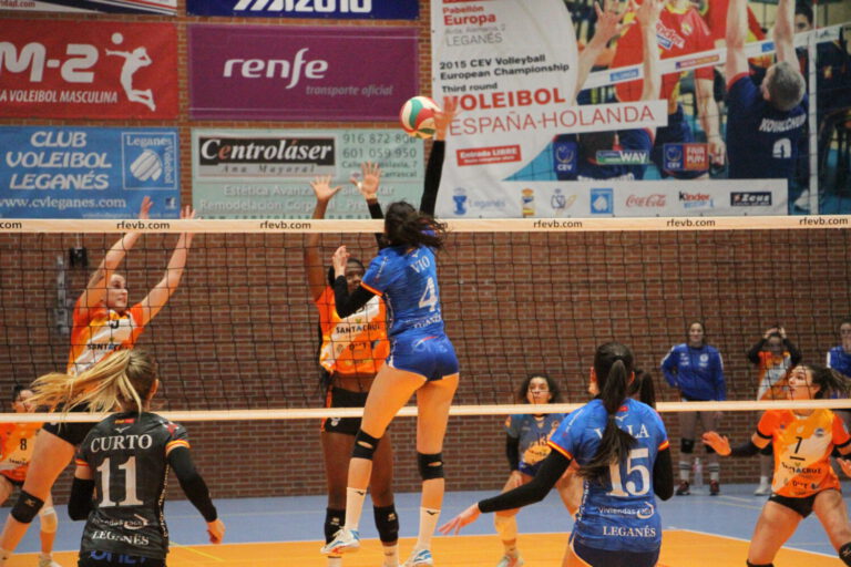 Victoria en el último partido de liga del año