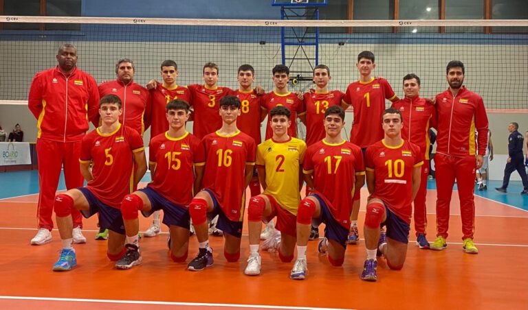 Ernesto Goméz y César Irache (Voleibol Leganés), lucen en la selección