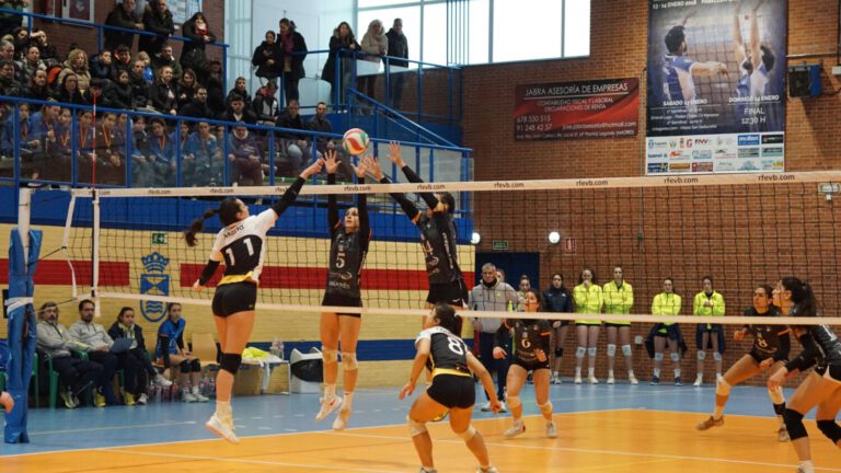 Victoria pepinera en el derbi madrileño de voleibol femenino