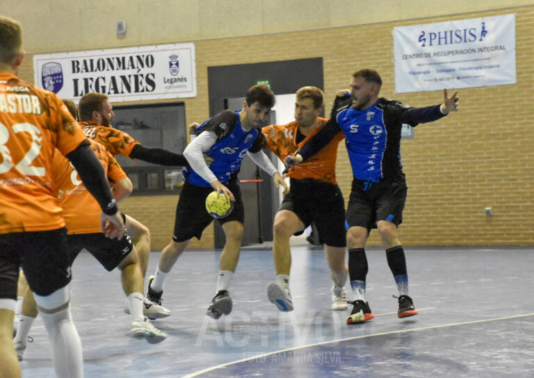 Dolorosa derrota del Balonmano Masculino ante el Torrelavega