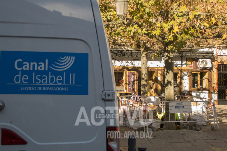 Rompen una tubería y dejan sin servicio a toda una manzana de El Carrascal