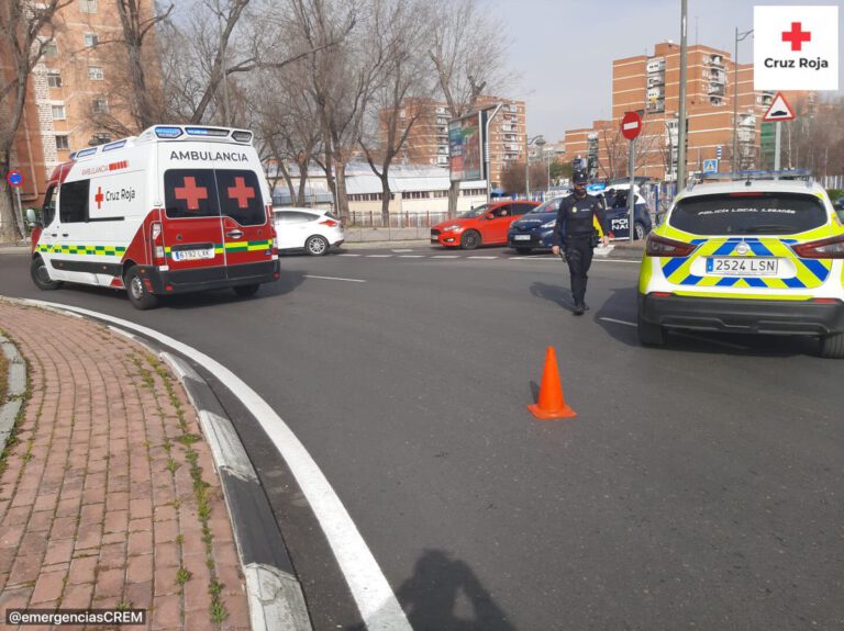 Evacúan a un herido por atropello en Leganés