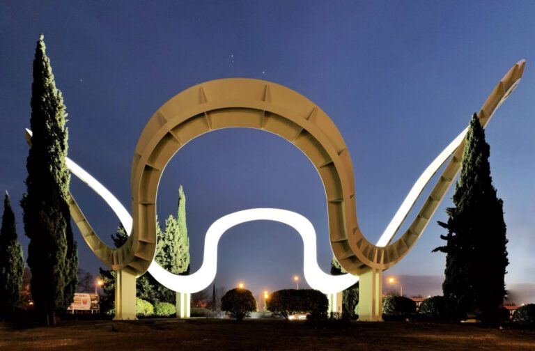 Restaurada la escultura ‘De la luz y los árboles’, a la entrada de Leganés