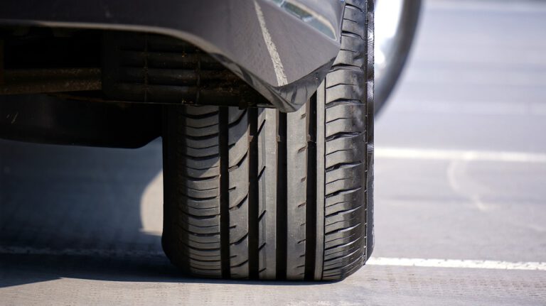 Tipos de neumáticos para coche y cuándo cambiarlos