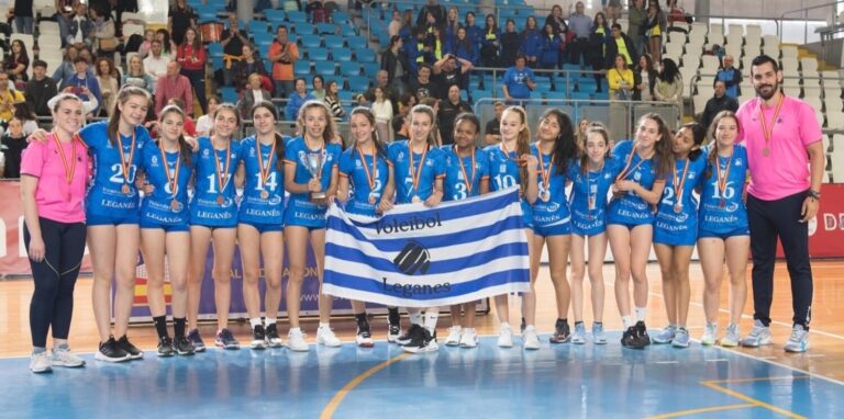El Voleibol Leganés Infantil A Femenino, terceras de España