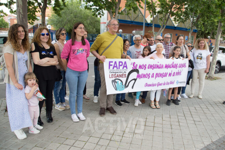 Familias de Leganés indignadas por el parche de la DAT ante la falta de aulas