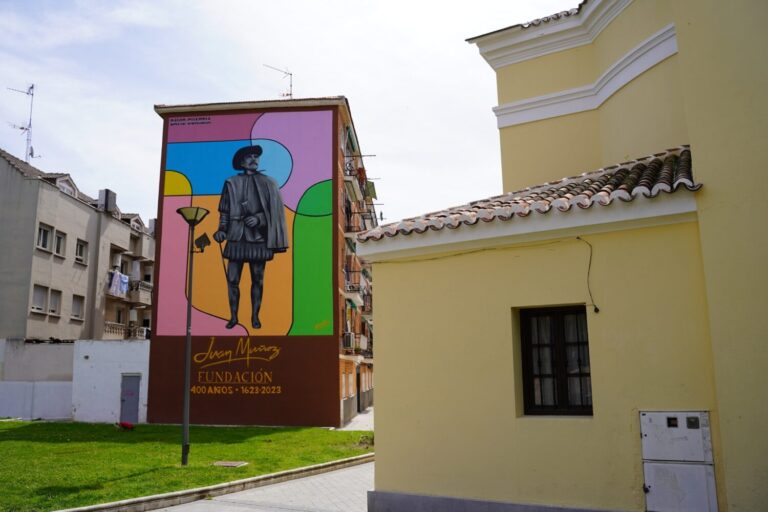 Juan Muñoz, homenajeado con un mural frente a la Ermita de San Nicasio