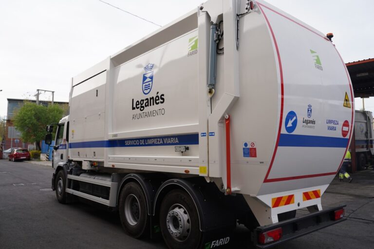 Cuatro nuevos camiones de residuos propulsados por gas natural para Leganés