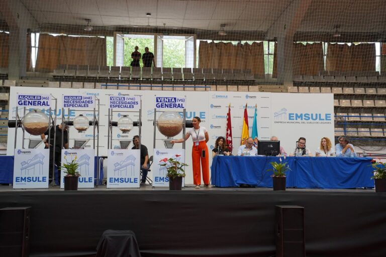 Un informe jurídico de EMSULE detecta un posible fraccionamiento de contrato en el sorteo de viviendas públicas de 2023