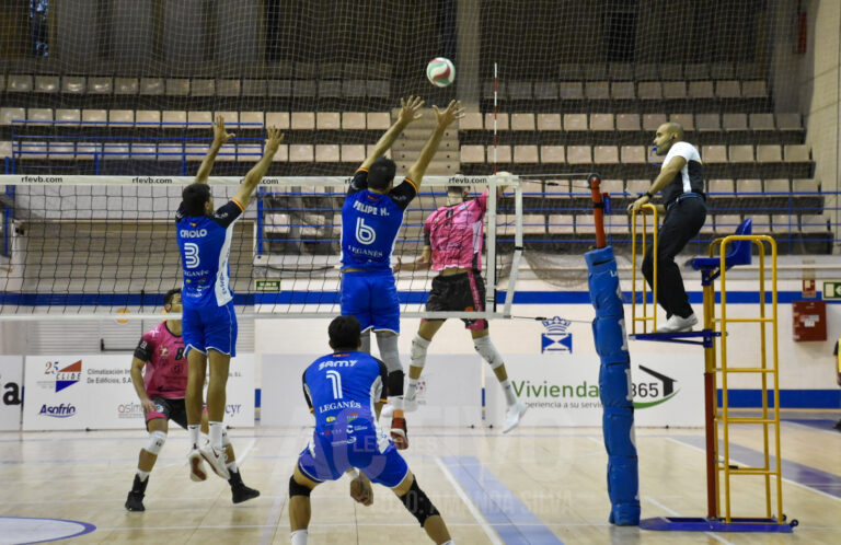El Voleibol Leganés SLM2 vence por la vía rápida al Benidorm