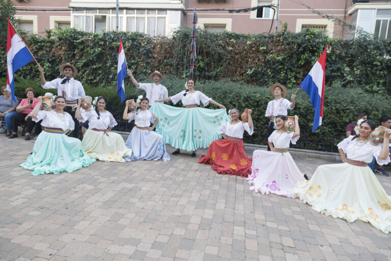 Leganés celebra la diversidad cultural en un divertido pasacalles