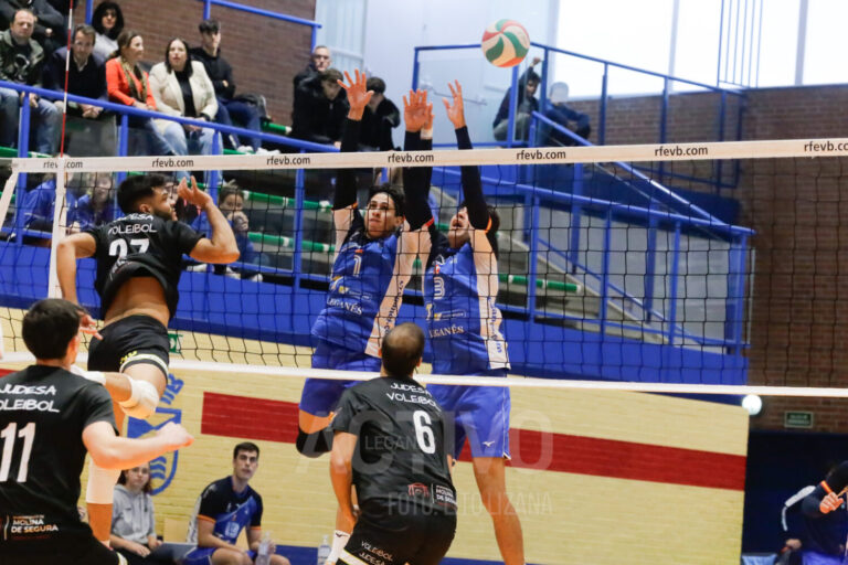 El Voleibol Leganés masculino apuntala el liderato