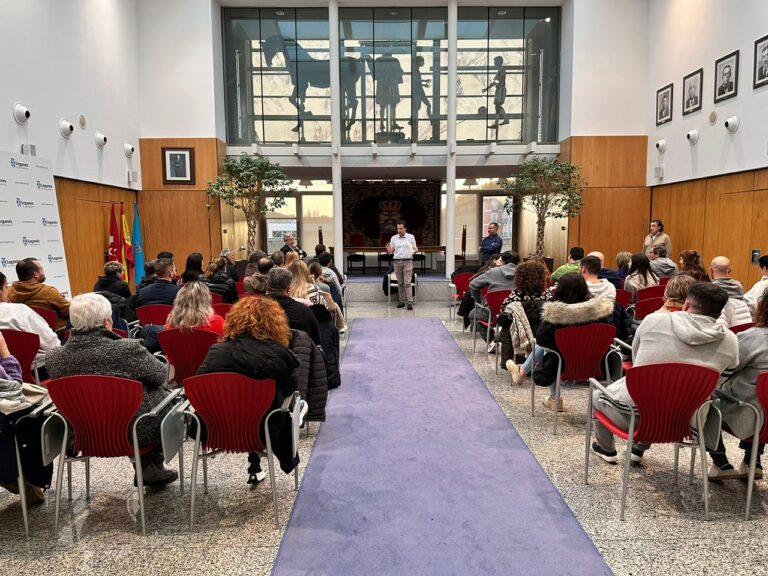 Siete meses de incertidumbre: el Gobierno de Leganés oye a los afectados de EMSULE