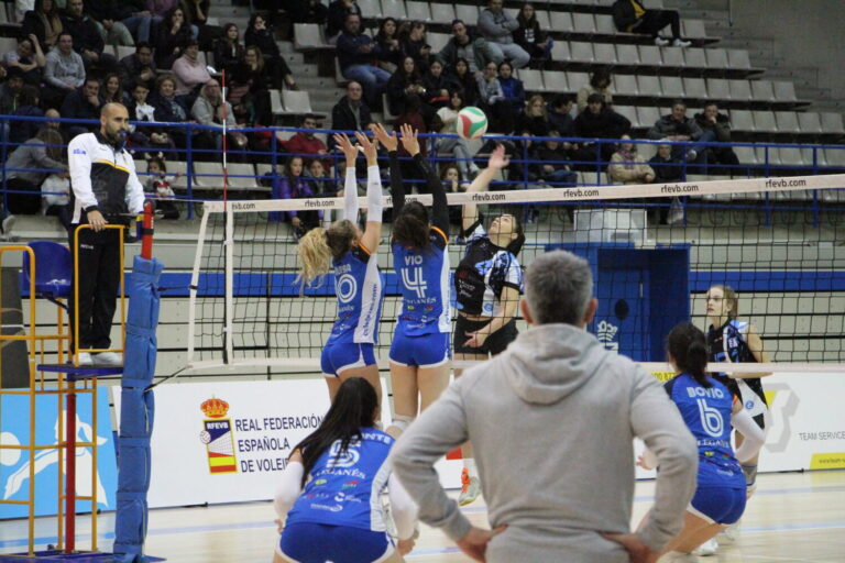 El Voleibol brilla en Leganés: invictos por partida doble